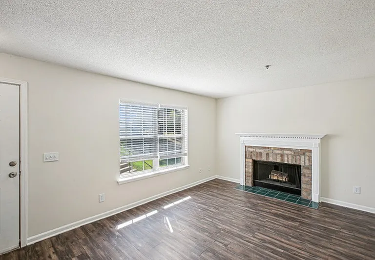 SouthOaks_Classic_LivingFireplace2_062624_web