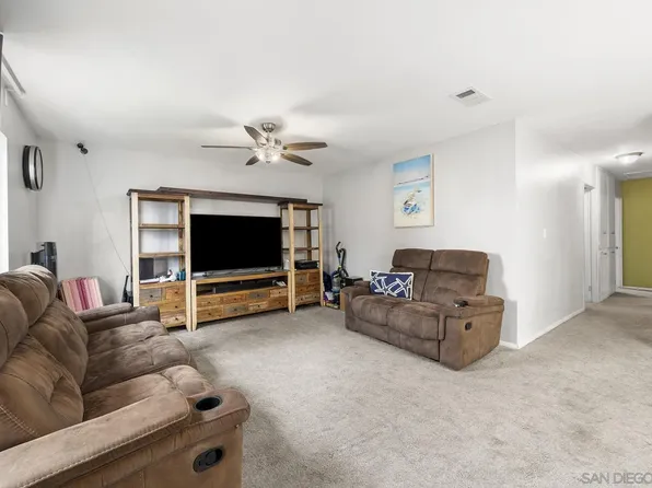 1946 Dartmoor Dr, Lemon Grove, CA 91945