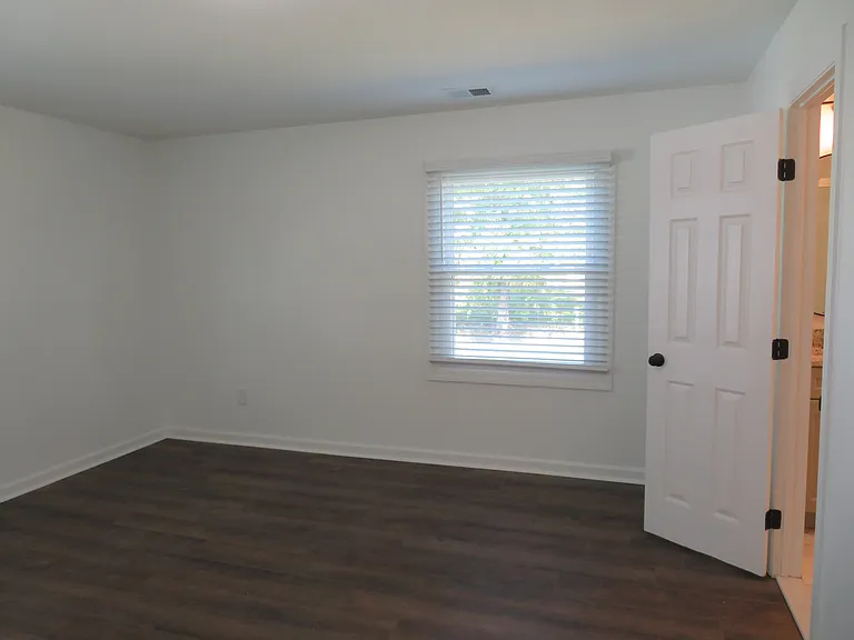 7895 Pavilion Dr — Photo 37
