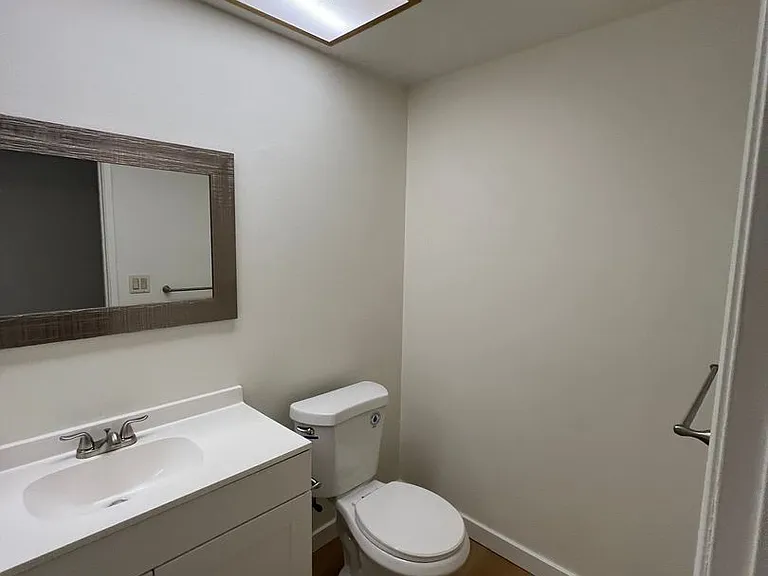 1505 E Balboa Blvd #B — Photo 14