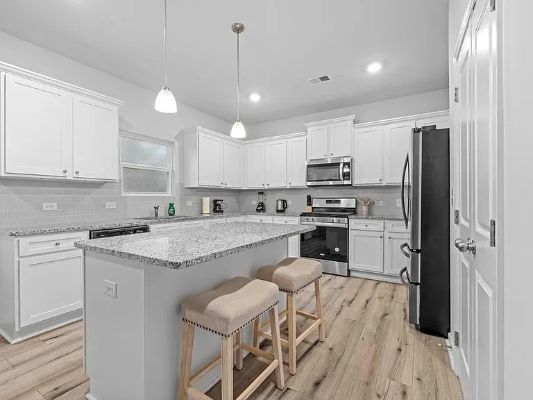 211 Clark Lake Ln — Photo 11