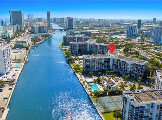 800 Parkview Dr APT 224, Hallandale, FL 33009