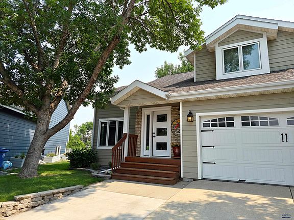 3rd image of 1225 Clover Ridge Ct