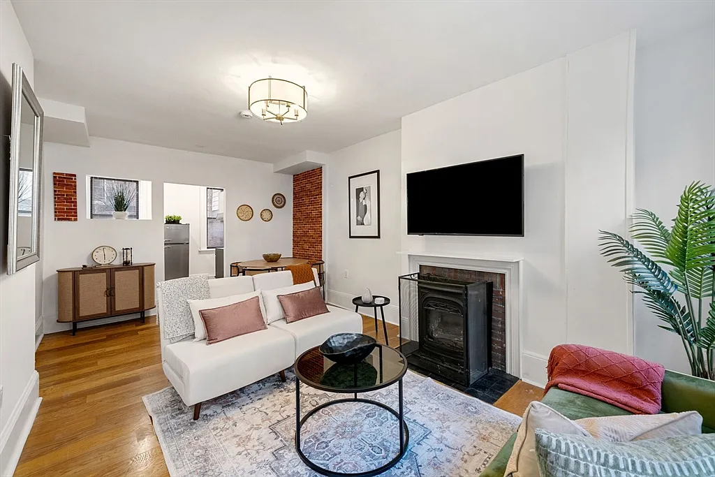 2 bed, 2.0 bath, 974 sqft, $4,990 — Photo 1