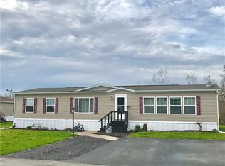 126 Montana Ln, Clifton Springs, NY 14432