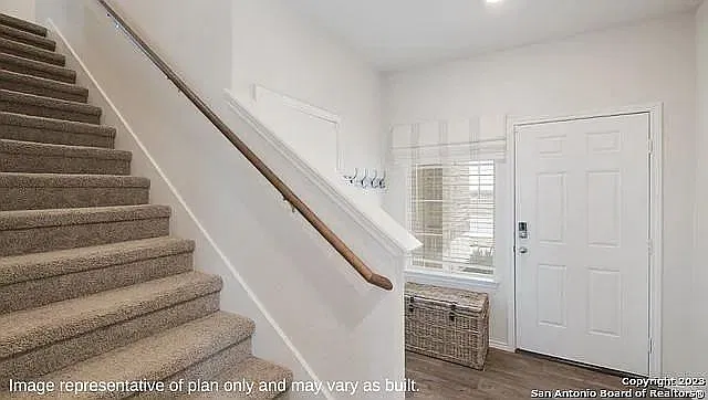 3 bed, 2223 sqft, $2,100 — Photo 2