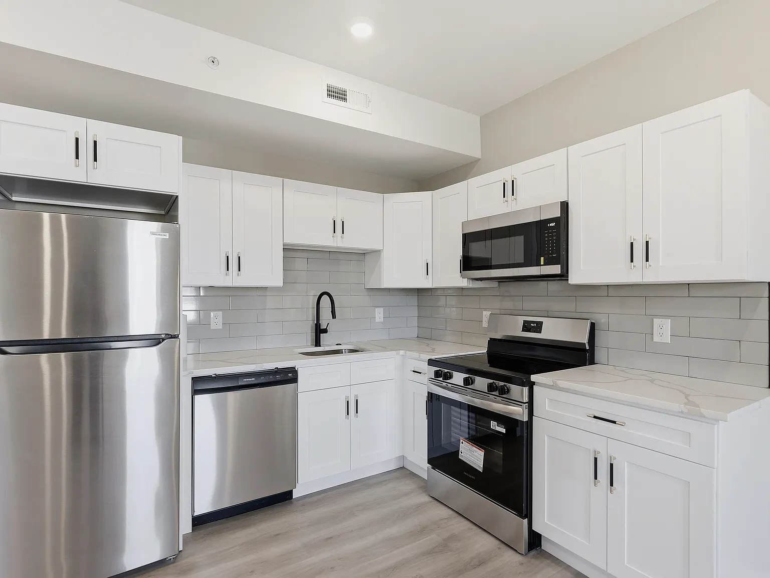 2 bed, 927 sqft, $1,750 — Photo 3