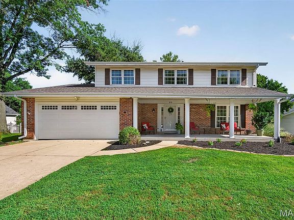 2nd image of 815 Pine Village Ct