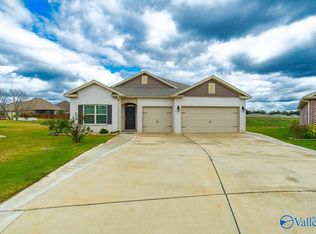 14357 Leadenhall Ln, Athens, AL 35613