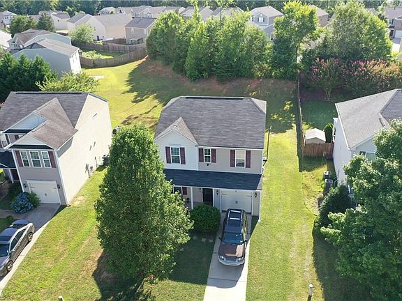 5th image of 1912 Newcomb Dr