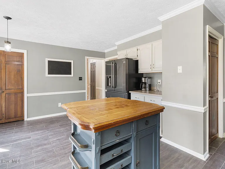7666 Wilkins Dr — Photo 22