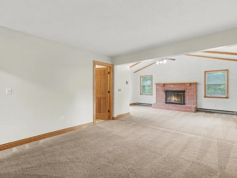 136 Brookside Ave — Photo 8