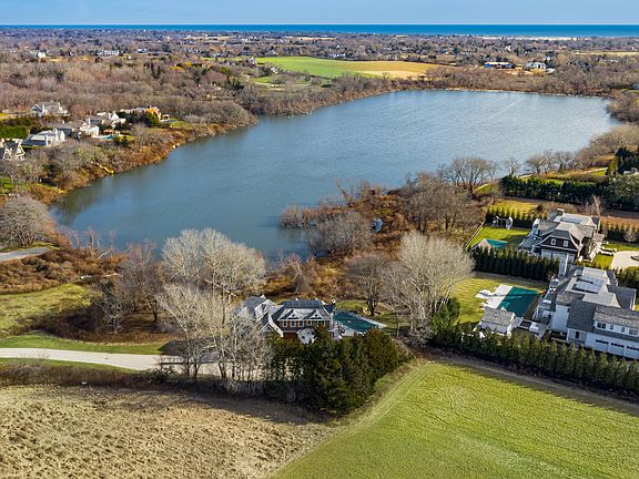 3rd image of 1879 Montauk Hwy