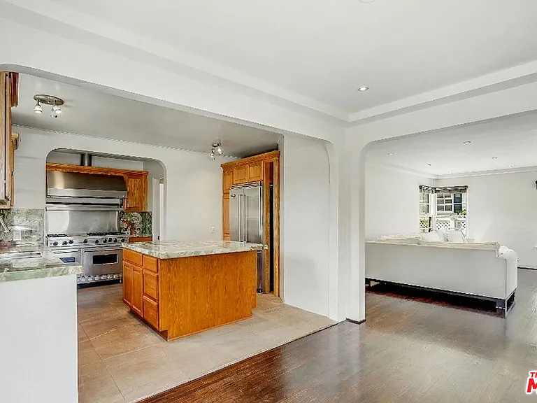 2128 Ashland Ave — Photo 8