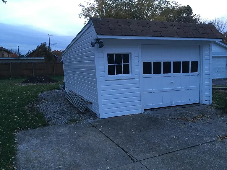 5401 Biddulph Ave — Photo 2