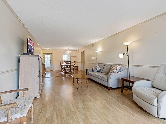 3rd image of 300 Waterway Dr S APT 201