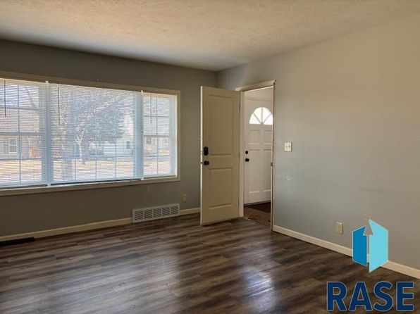 sioux-falls-south-dakota-447160148 picture