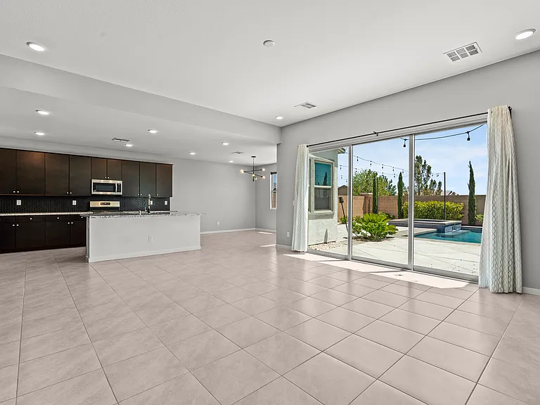 8370 Charleston Peak St — Photo 3