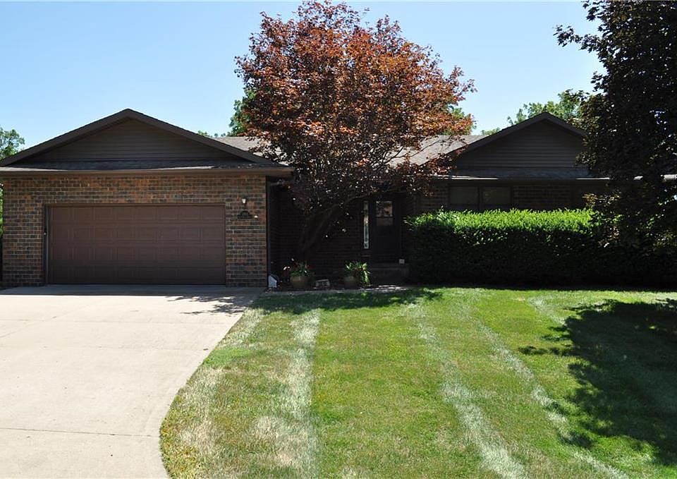 1st image of 3810 E Hills Dr