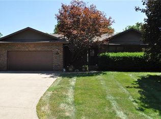 3810 E Hills Dr, Saint Joseph, MO 64503