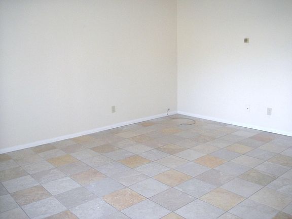 3rd image of 192 N Scovell Ave