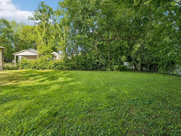 715 Lynn St — Photo 25
