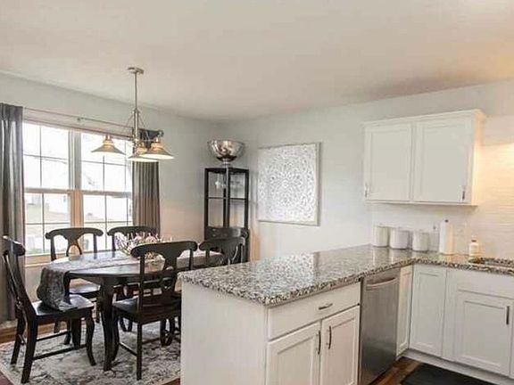 5th image of 24625 Meadow Ln