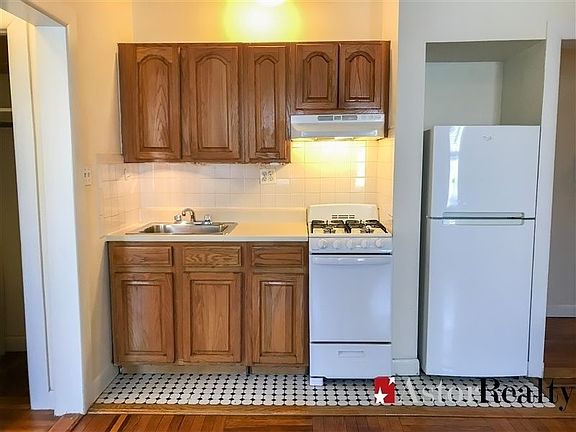 5th image of 31-49 36th St #E