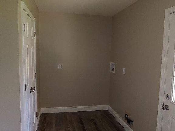 Laundry room off kitchen