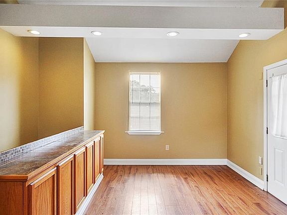 5th image of 855 Orion Ave
