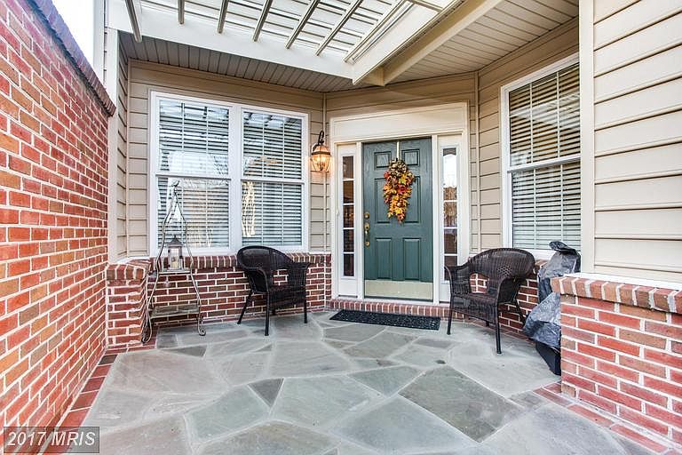 1st image of 44364 Oakmont Manor Sq