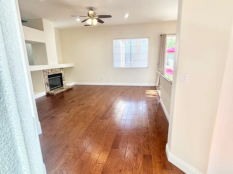 981 Pearce Ct — Photo 6