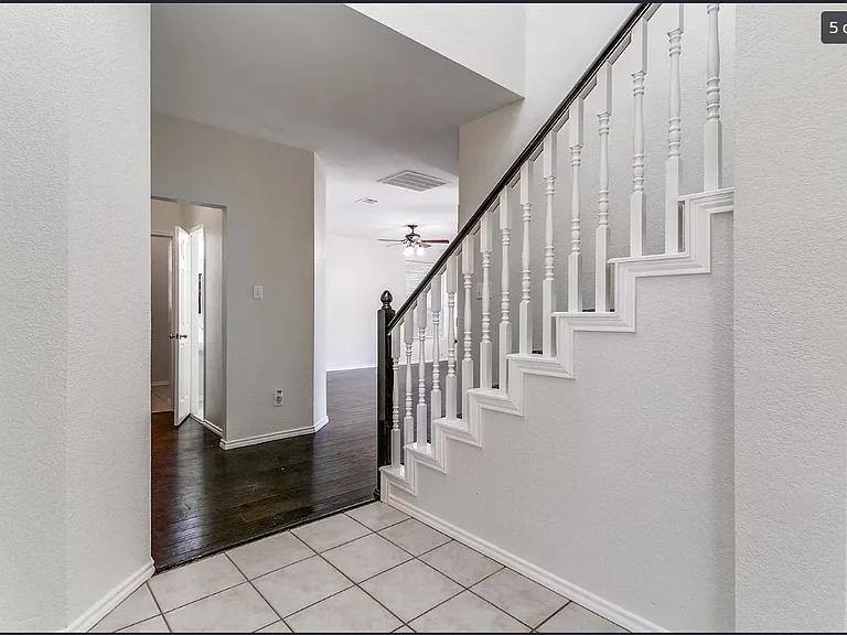 637 Bella Vista Dr — Photo 3