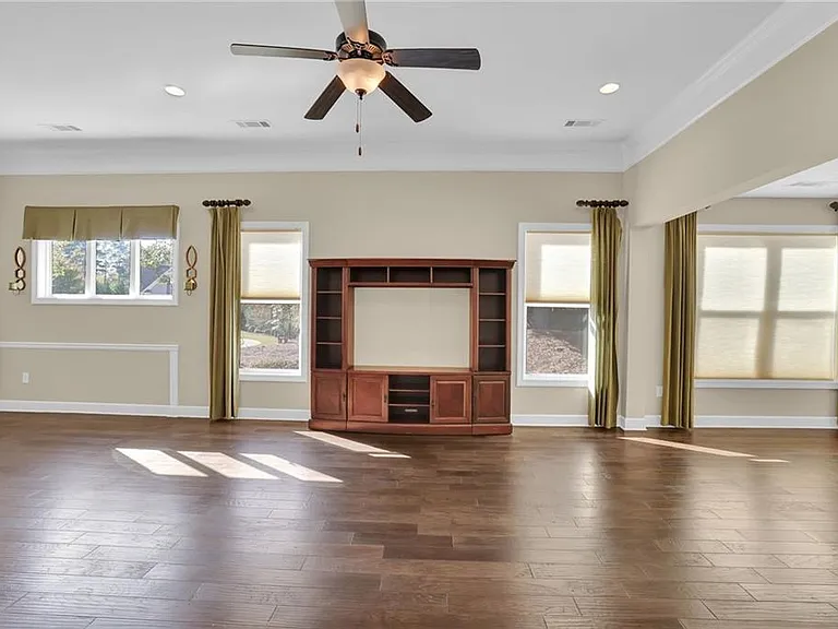 3708 Majestic Oak Dr — Photo 10
