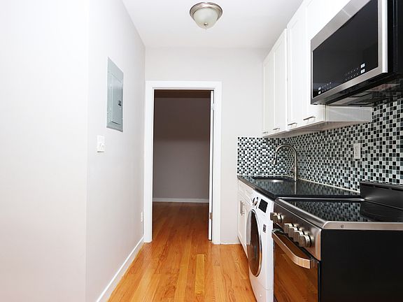 2nd image of 723 E 5th St #2E