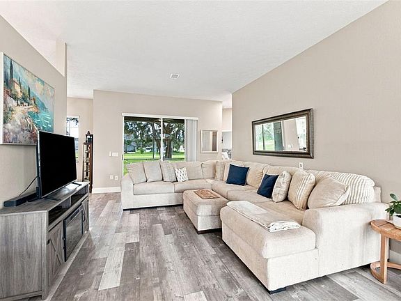 13540 Knotty Lane listing photo 4