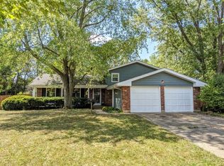 97 New Castle Ct, Crystal Lake, IL 60014