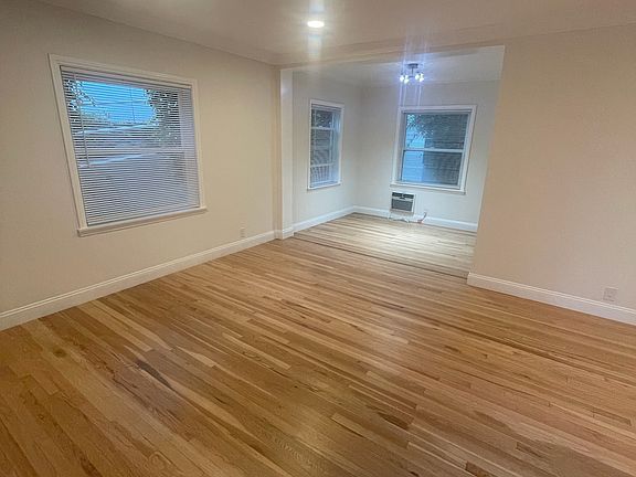 3rd image of 417 Shirley Pl #1/2