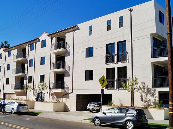 4th image of 1111 Echo Park Ave #402