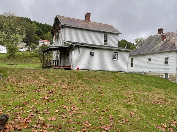 467 S State St, Crooksville, OH 43731