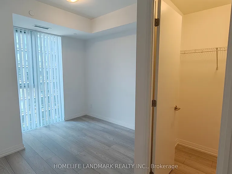 400 King St W #2119 — Photo 11
