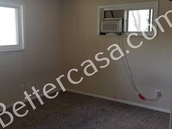 5th image of 906 S Moline St