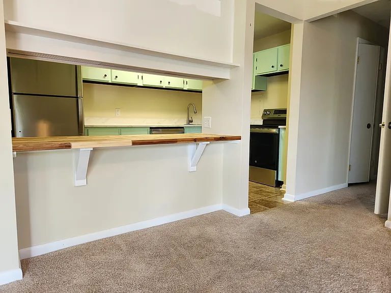 1635 Edgewood Pl #204 — Photo 9