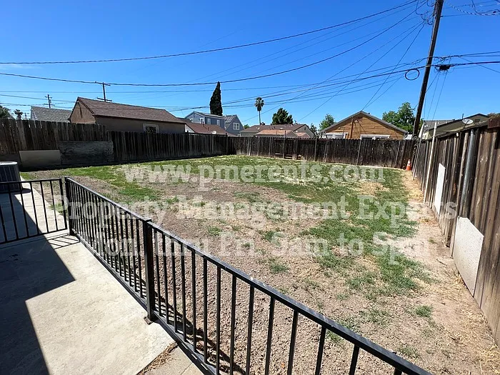 1759 Middlefield Ave — Photo 4