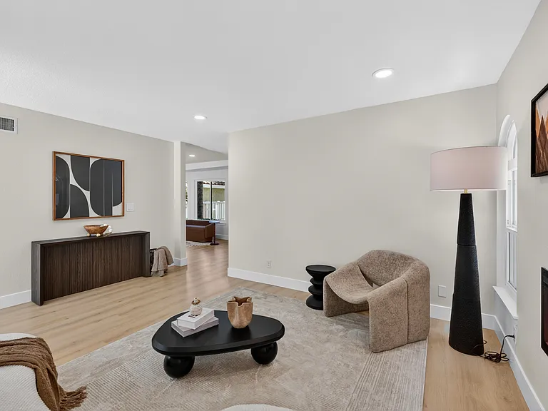 29746 Michelis St — Photo 24