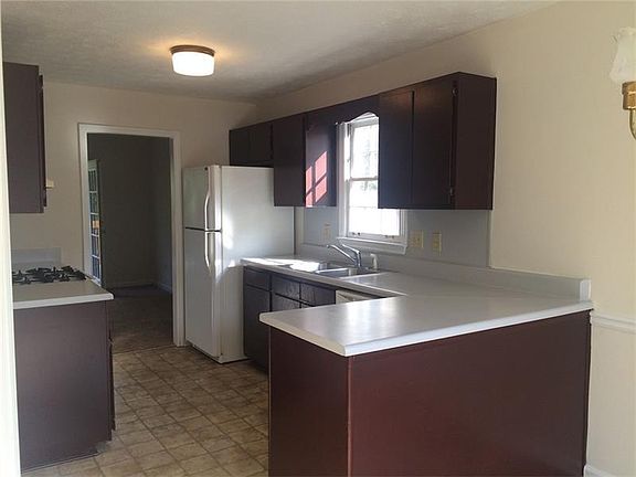 3rd image of 920 Indian Lake Dr