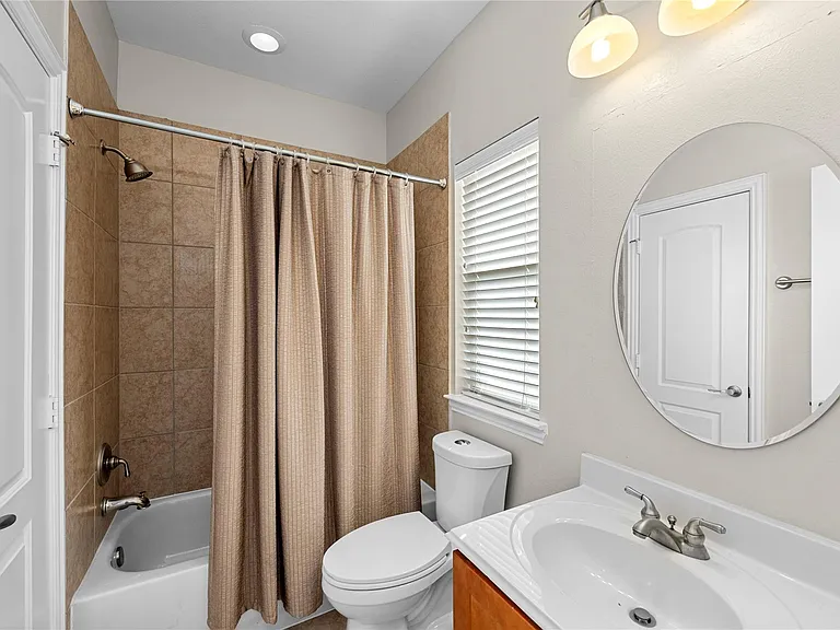 1614 Stuart St — Photo 33