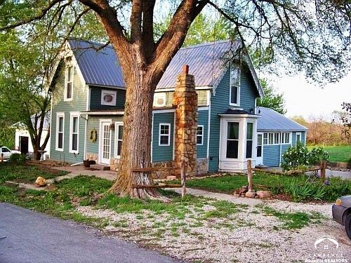 1st image of 411 Sycamore St