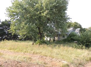 1929 18th Rd, Clay Center, KS 67432