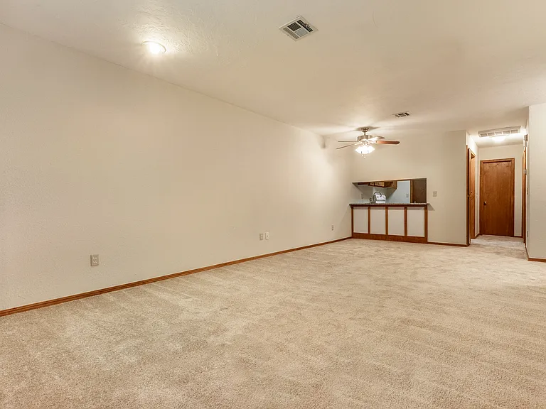 231 Barrett Pl — Photo 5